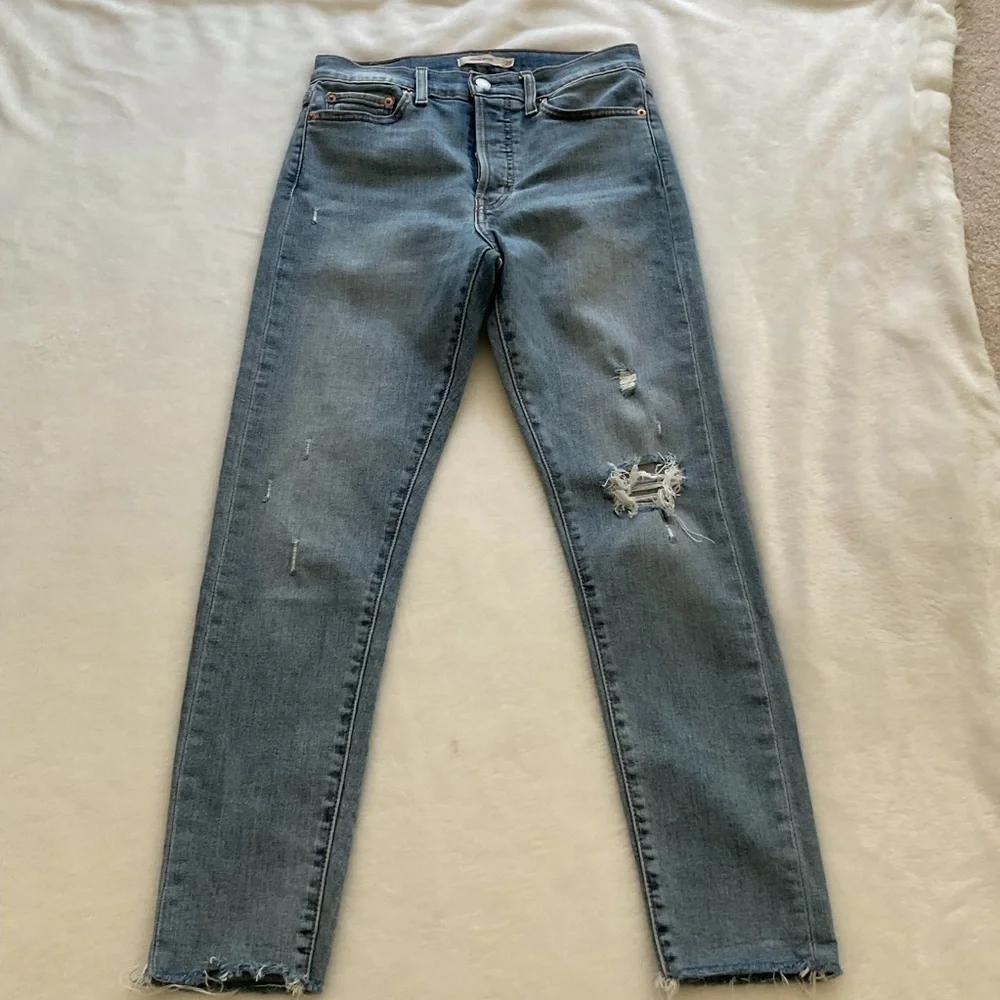 Levi's Wedgie High Rise Skinny Distressed Button Fly Frayed Hem Jeans